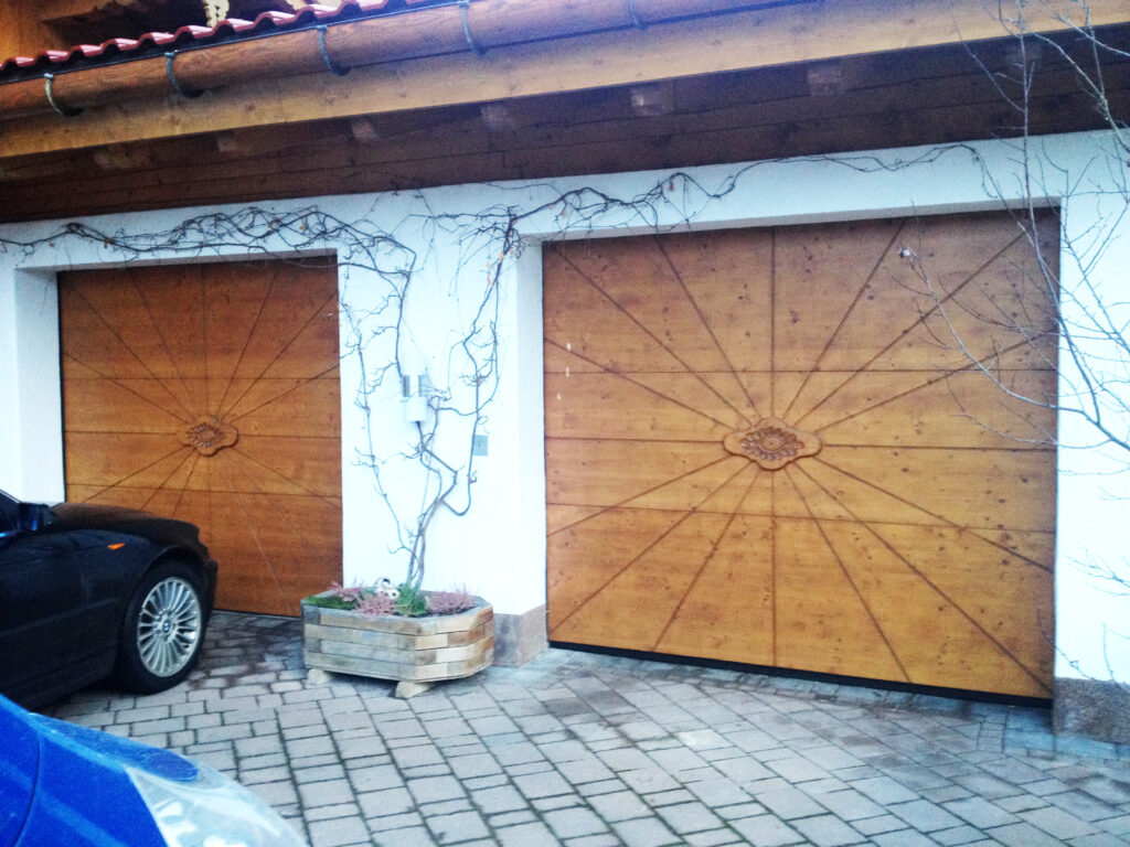 Tor aus Holz