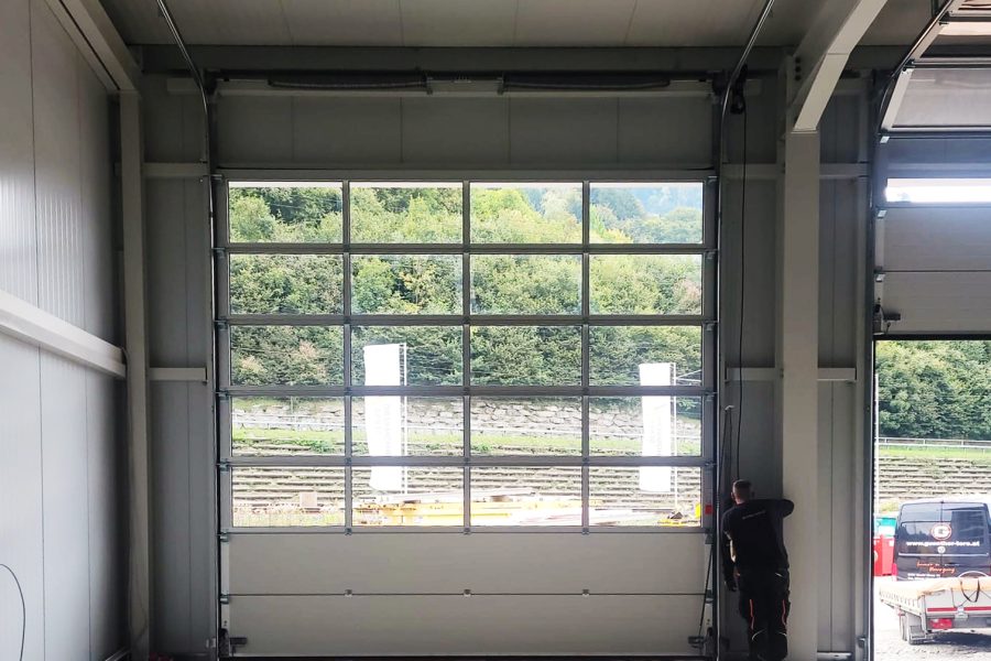 industriesektionaltor-proline-alu-weißaluminium-sichtsektionen-sankt-veit-rhomberg-sersa-bahnbau-5