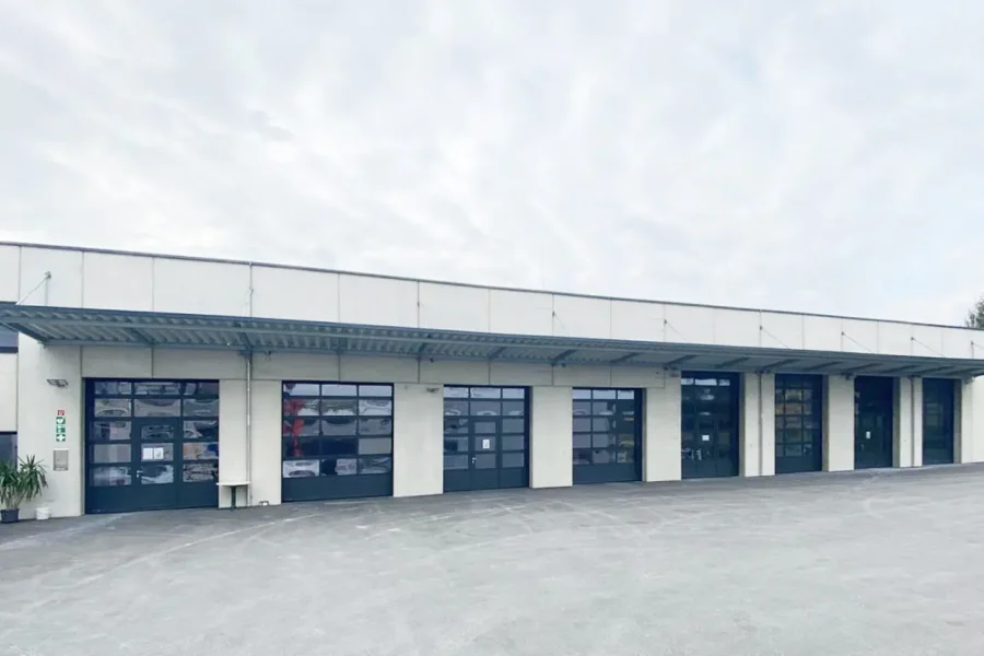 industriesektionaltore-mit-sichtsektion-puch-urstein-2