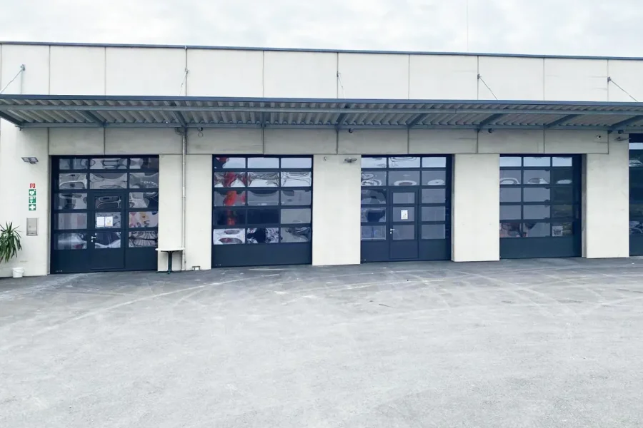 industriesektionaltore-mit-sichtsektion-puch-urstein-3