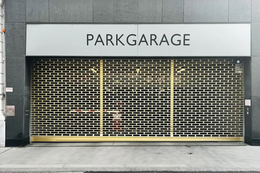 tiefgaragenrolltor-propark-rollgitter-siro-gold-eloxiert-wie-1070-lindengasse