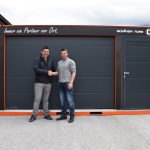 Mobiler Schauraum-Container | Projektleiter Ermin Piljug und Geschäftsführer Walter Strimitzer